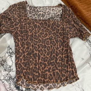 american eagle cheetah print top size women’s small